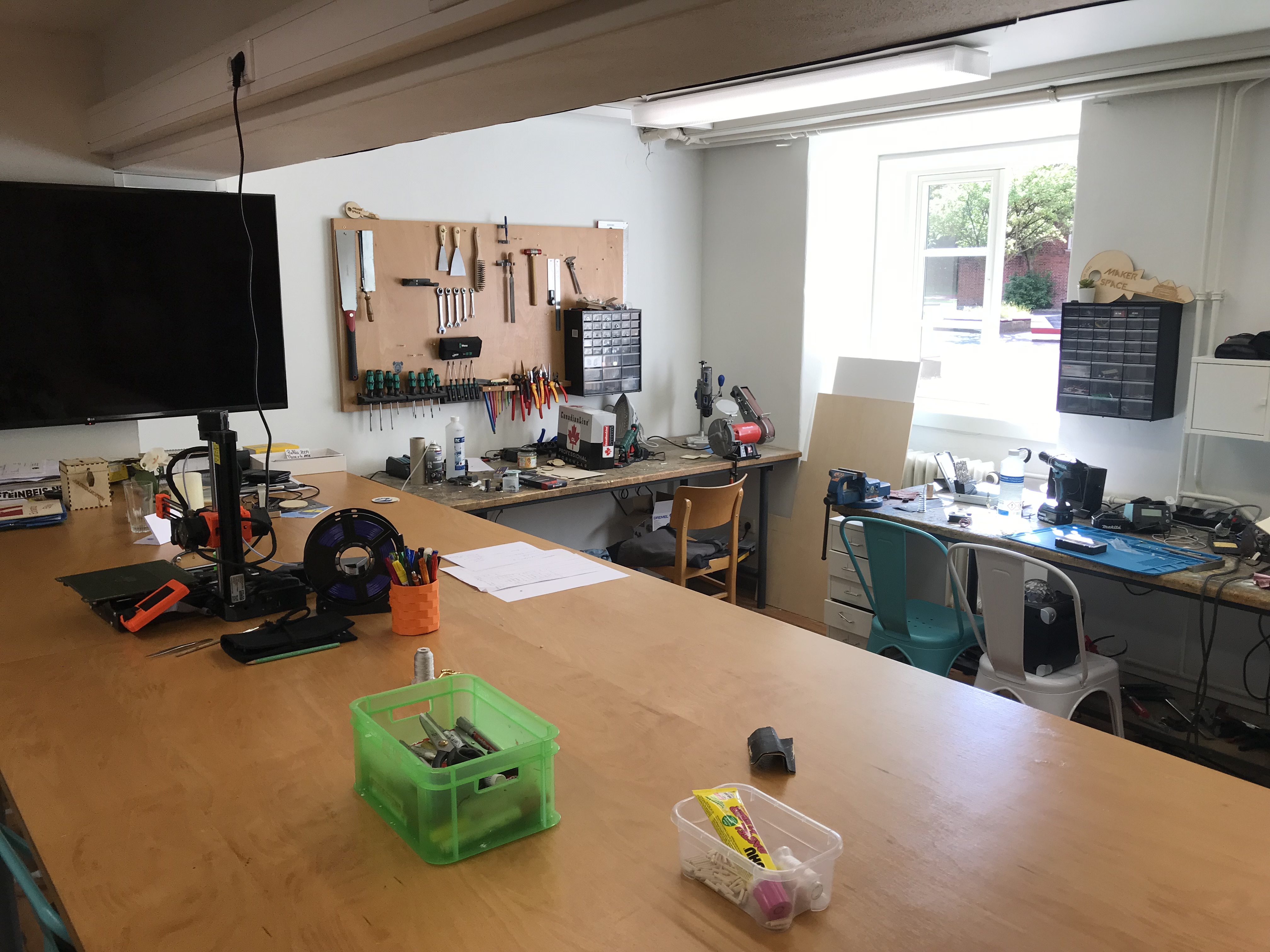 Blick in den Arbeitsbereich eines Makerspaces